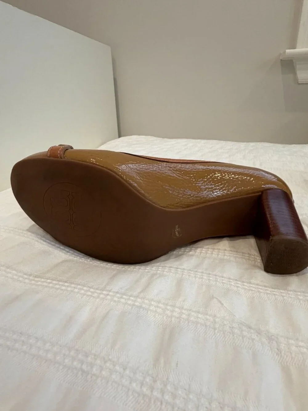 Tory Burch Aaden Mid-Heel Patent Leather Pumps Tan Size 8M